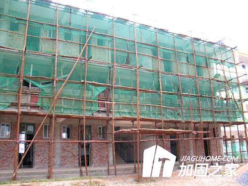 暑假加固公司將迎來學(xué)?？拐鸺庸谈叻迤? width=