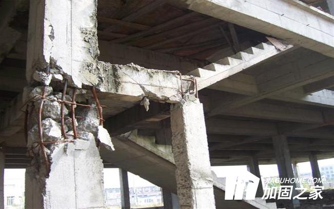 對于地震的破壞性，房屋需要做好抗震加固